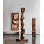 Ornement abstrait en bois massif