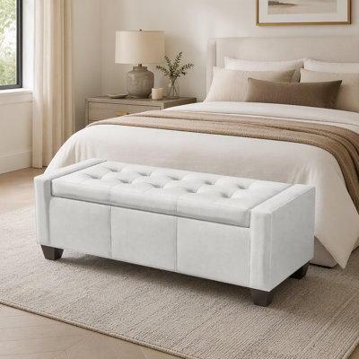 Banc de rangement rectangulaire capitonné en similicuir avec rembourrage épais et grande capacité, idéal pour un intérieur moderne et comme siège d'appoint.