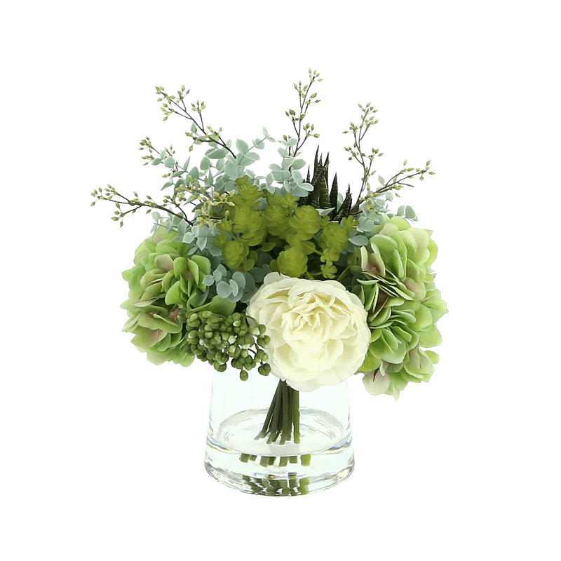 Arrangement floral Maegan avec pivoines, plantes grasses et eucalyptus