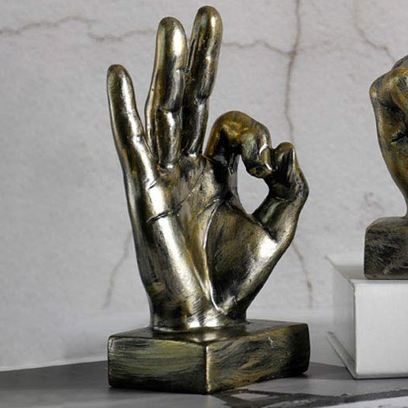 Figurines & Sculptures