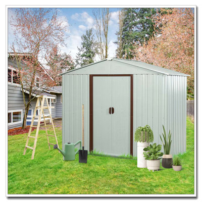 Remise de rangement extérieure en métal 8 pi x 4 pi avec base en métal blanc