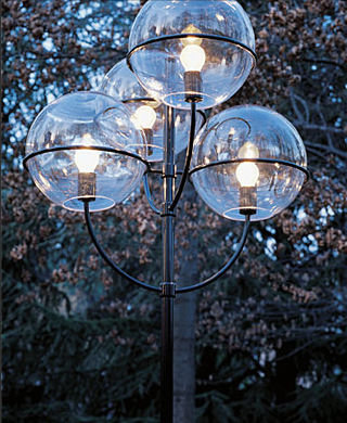 Lyndon 4 - Light Lamp and Post