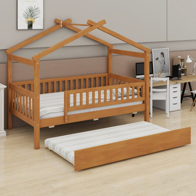 Lit en bois avec couchette
