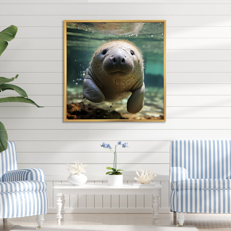 Curious Manatee Gaze II - Lamantin, art mural, H 30 po x l 30 po x P 1,5 po, Cadre flottant doré