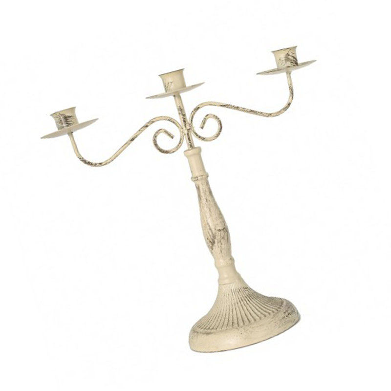 Bougeoir en fer, accessoire de table vintage romantique pour souper aux chandelles en famille ou en amoureux.