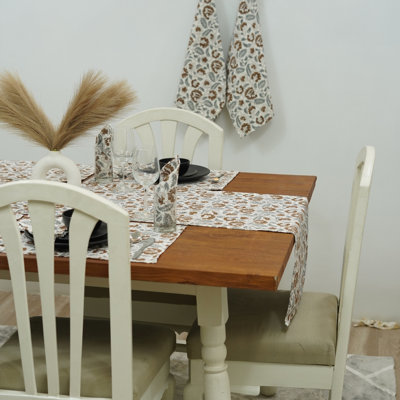 Chemin de table Red Barrel Studio® 16X106, chemin de table imprimé bloc, Mandakini, brun