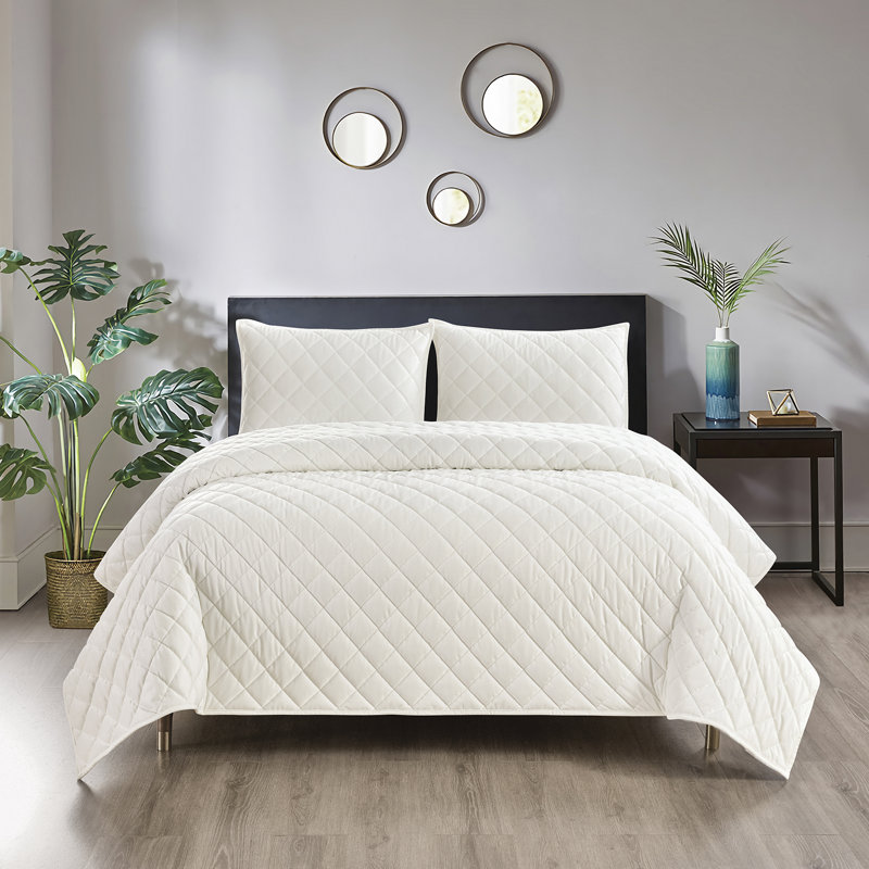 Pointehaven Ivory Velvet Oversized Diamond Quilt Set, Full, Full Quilt + 2 Standard Shams, Ivory