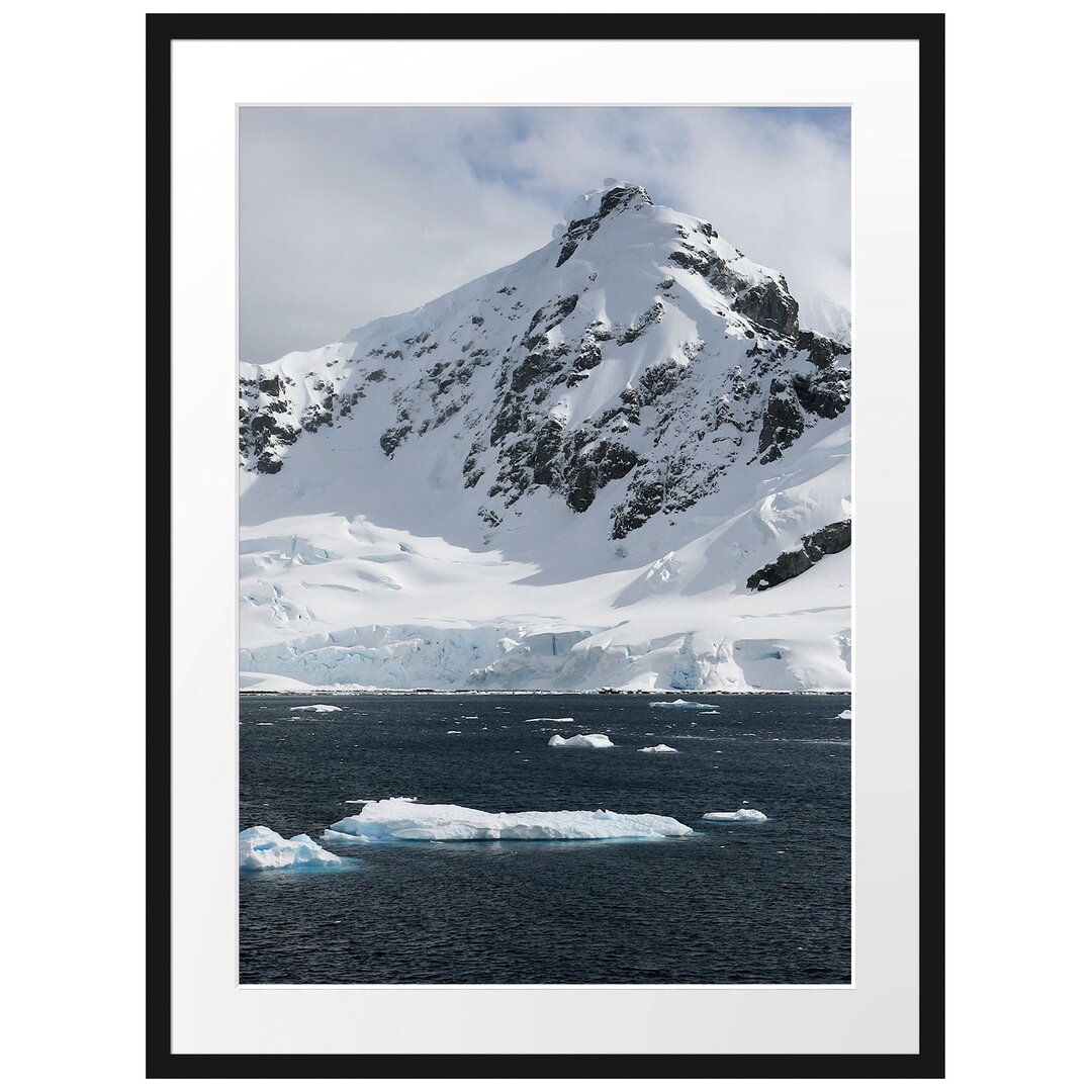 Gerahmtes Poster Schneebedeckte Bergspitze