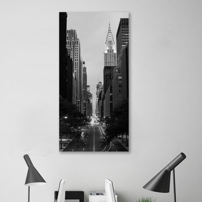 «Chrysler Building at Night», reproduction de photo sur toile tendue, H 60 po x l 30 po x P 1,5 po