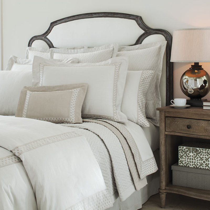 Ara Sheet Set, California King Sheet Set with 2 Pillowcases, Champagne Geometric