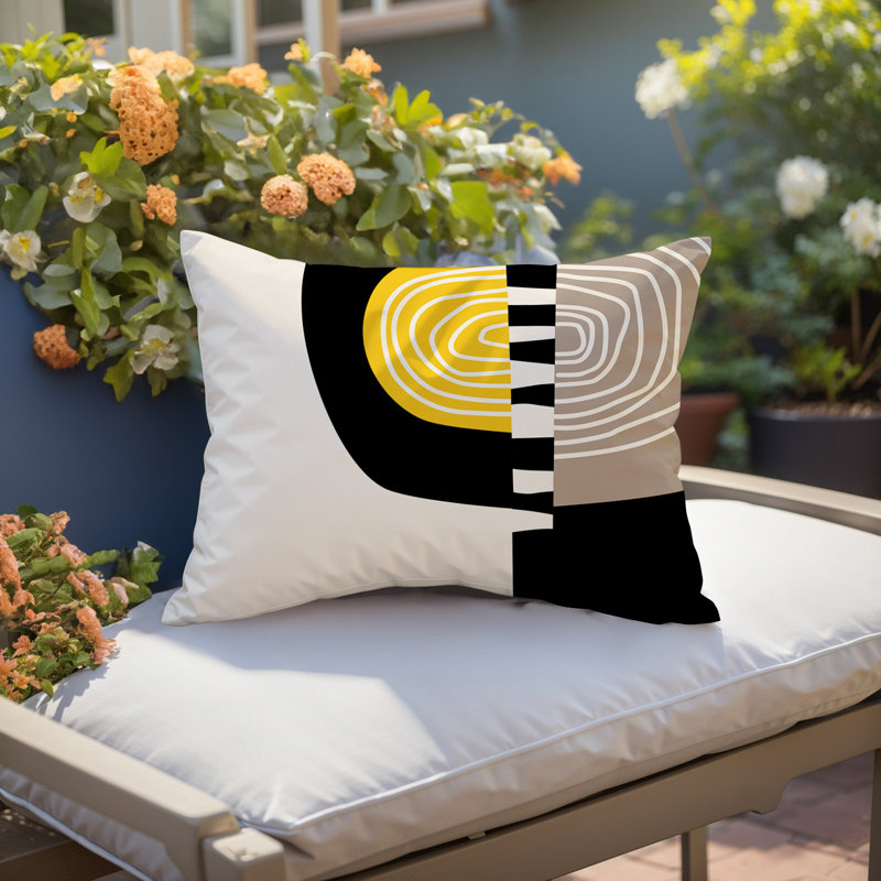 Oreiller rectangulaire réversible intérieur / extérieur Marti, 18"H x 25"W, Jaune / noir / blanc cassé