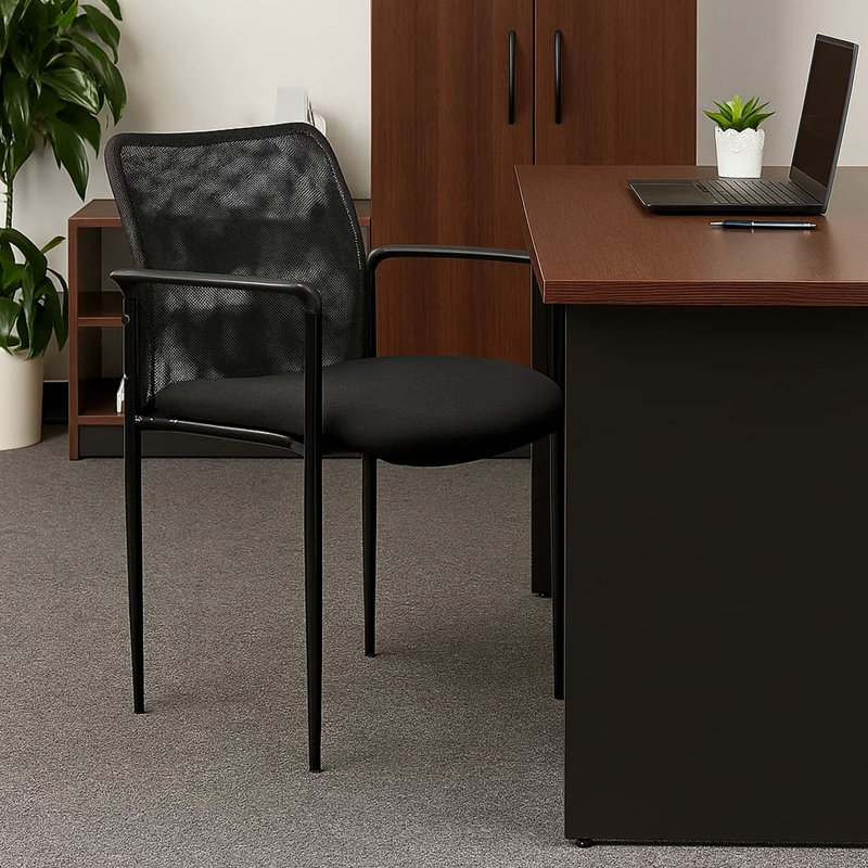 Fauteuil d'invité Vayu, filet noir, structure en acier, empilable jusqu'à quatre, Noir