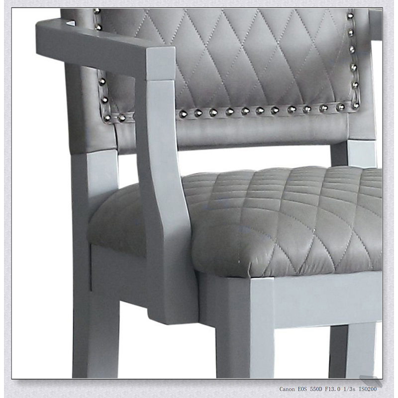 Fauteuil à dossier deux tons gris et gris perlé, sièges élégants et confortables pour un décor moderne et traditionnel (ensemble de 2)