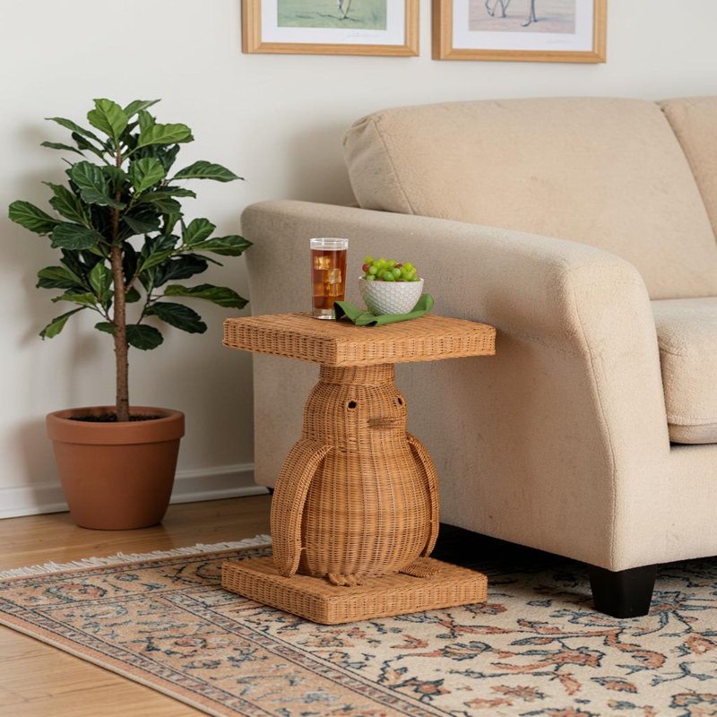 Table d'appoint sculptée en rotin Andrius