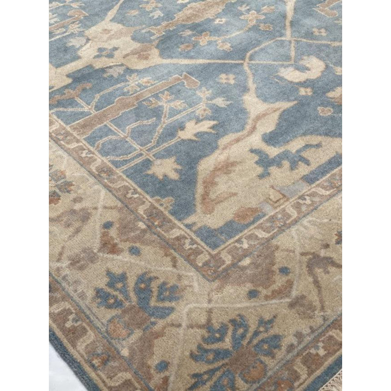 Saphyre Oriental Area Rug in Blue