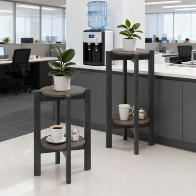 Support pour plante d'intérieur avec tablette inférieure Newport, finition grise patinée moderne pour un décor élégant