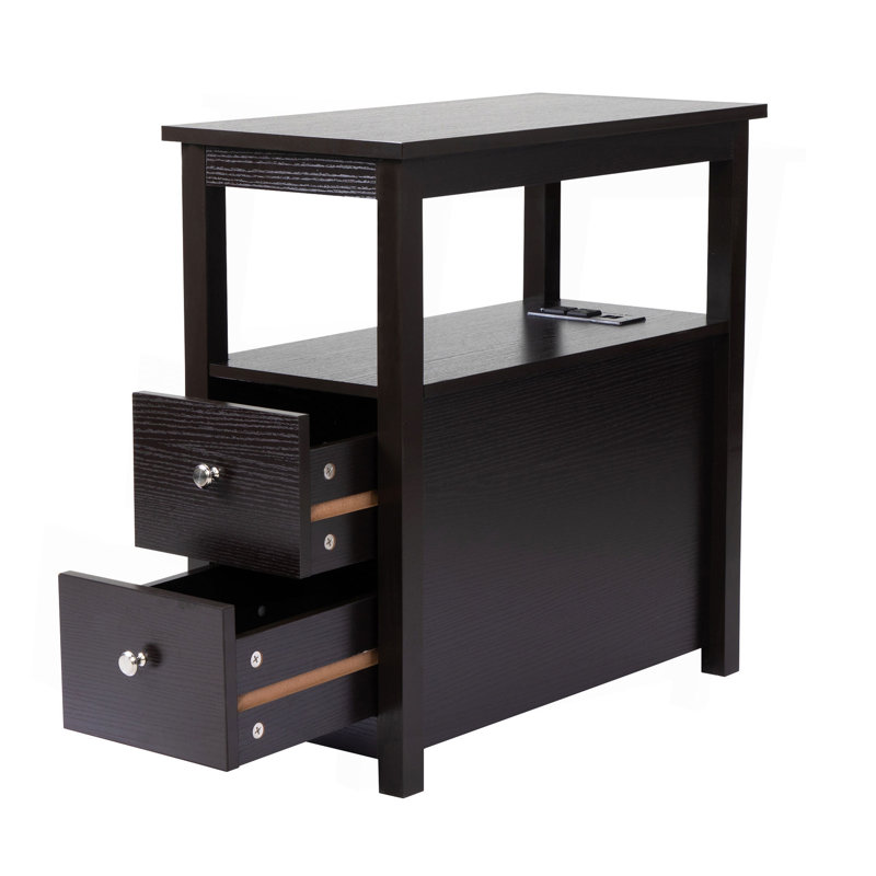 Table de chevet rustique Oaklyn avec station de charge USB et pin