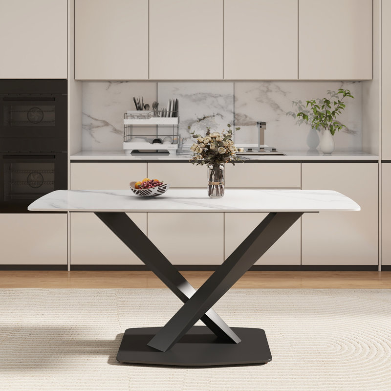 Table de salle à manger rectangulaire en pierre frittée blanche de 63 po avec pieds en X en fer noir, apte à 6, non et chaleur craquelable