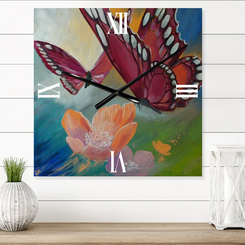 Horloge murale papillon, Moyen