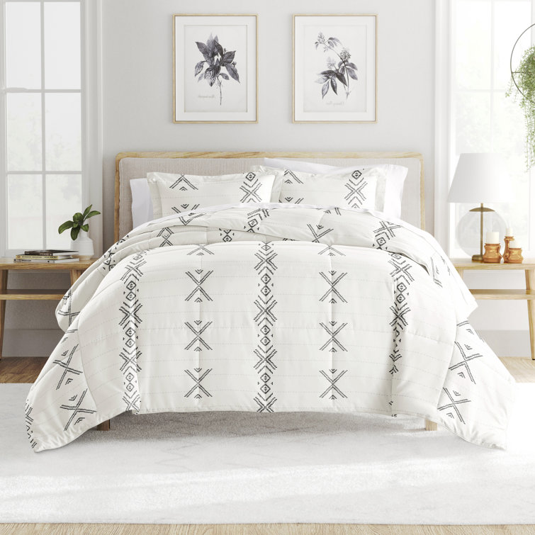 Down Alternative Urban Stitch Patterned Comforter Set