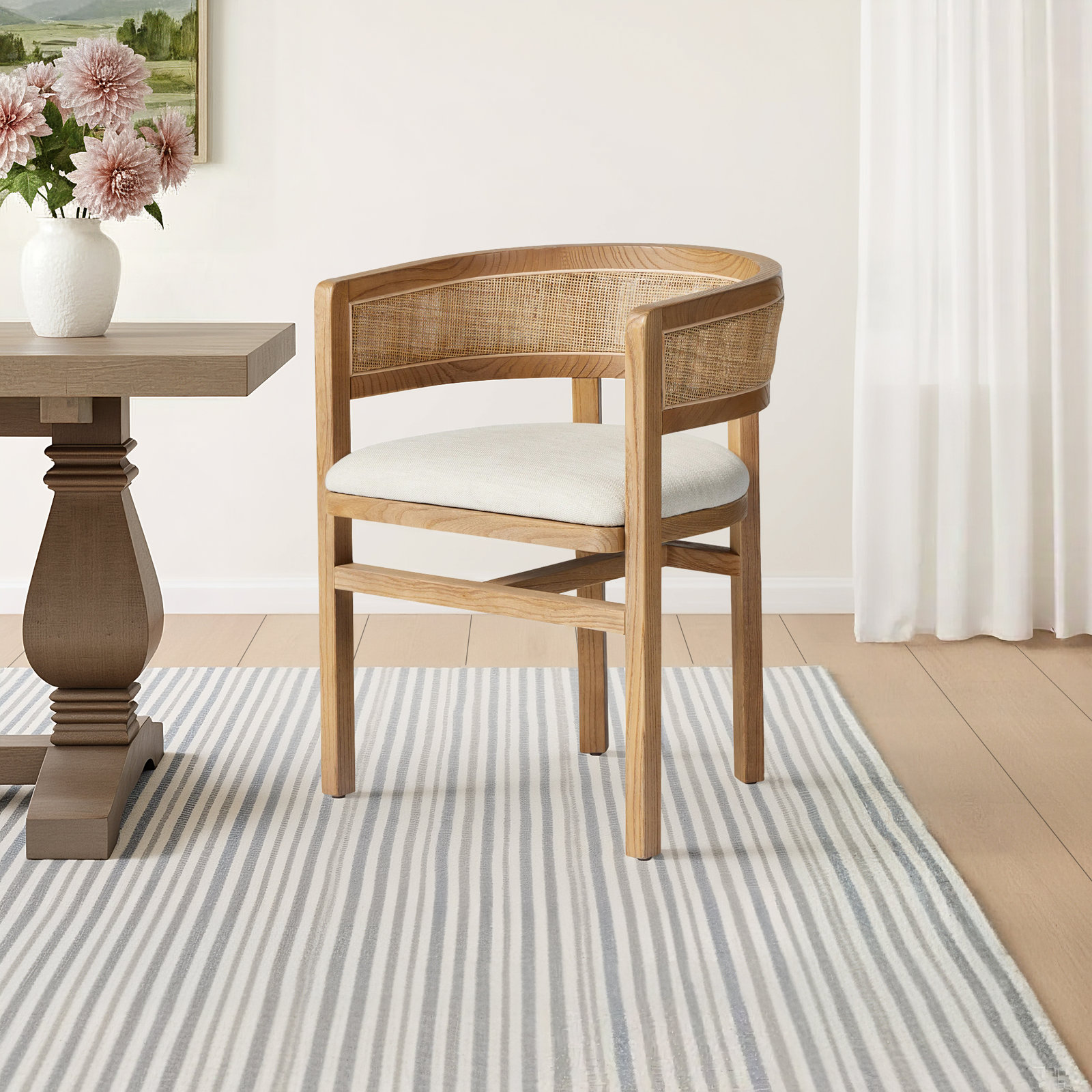 Lavely Dining Armchair