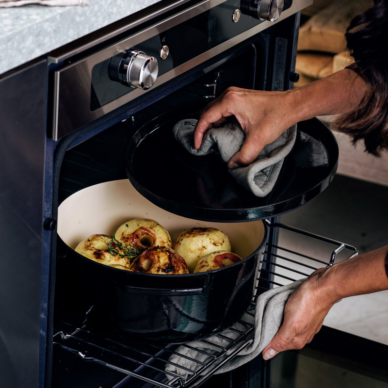 Kitchenaid Cast Iron Dutch Oven, 5.2 L, Black