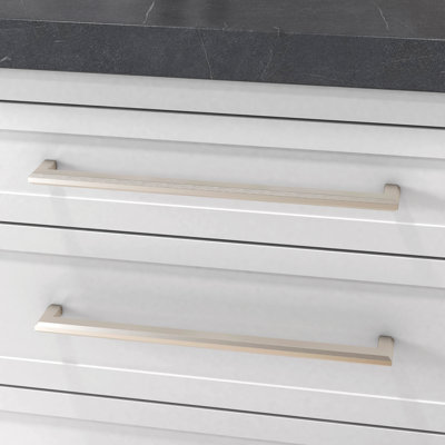 4415 Bevel Appliance Pull, 18" CTC