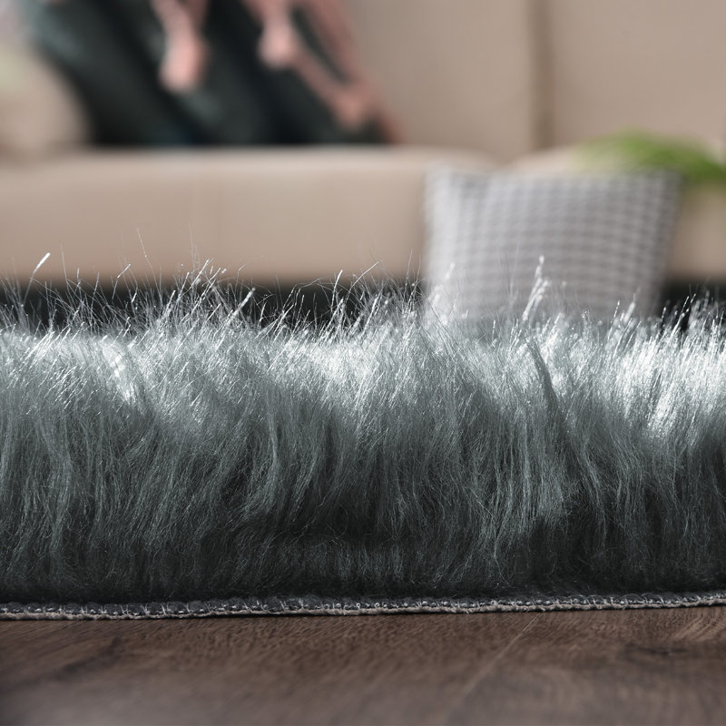 Chastine Faux Sheepskin Indoor Rug, Round 5'
