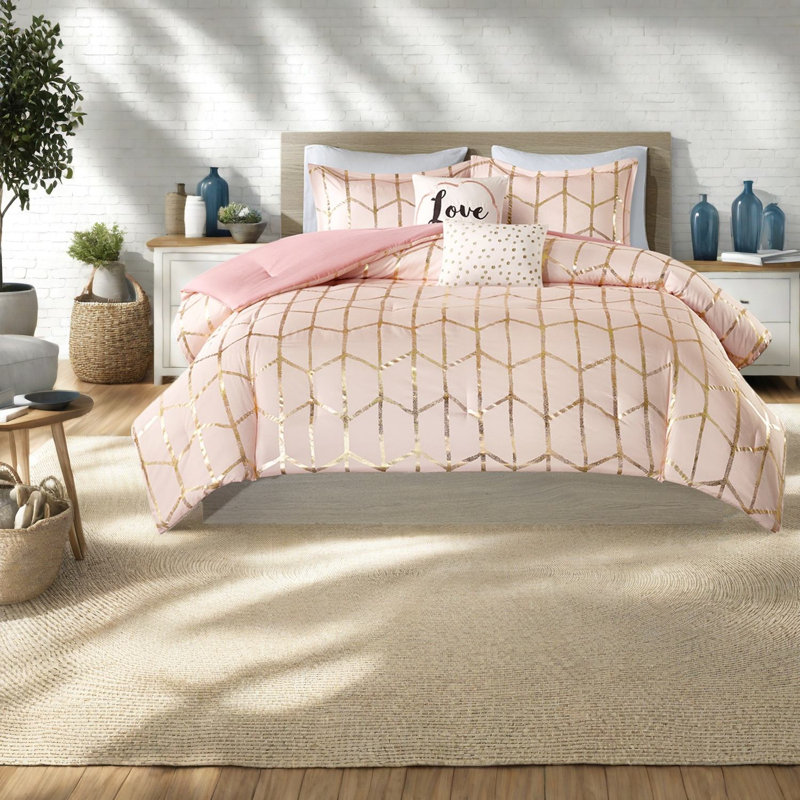 Comfortable Bedding Sets With Polyester Microfiber, Modern Style For Convenient Home Use