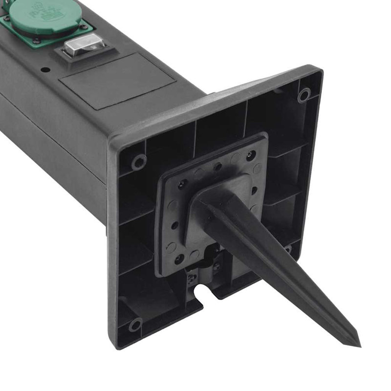 Stacye Socket