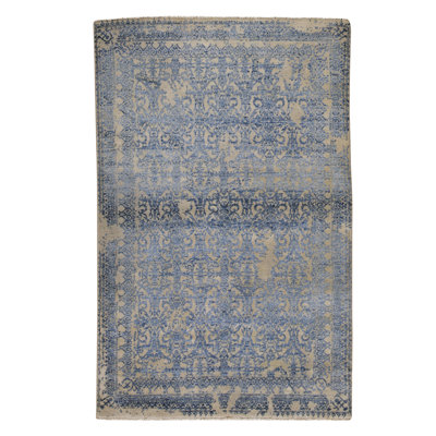 Hand Knotted Area Rug in Silver And Blue