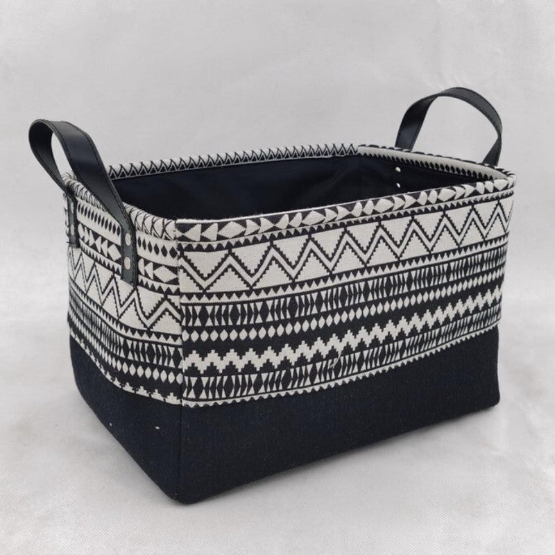 Panier à motifs noir et blanc