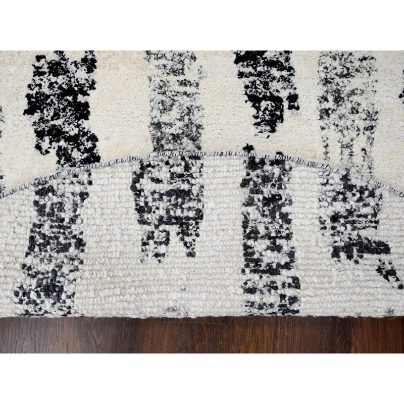 Tapis unique 7 pi 10 po Wiltraut