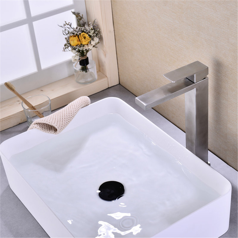 Robinet pour lavabo en nickel brossé
