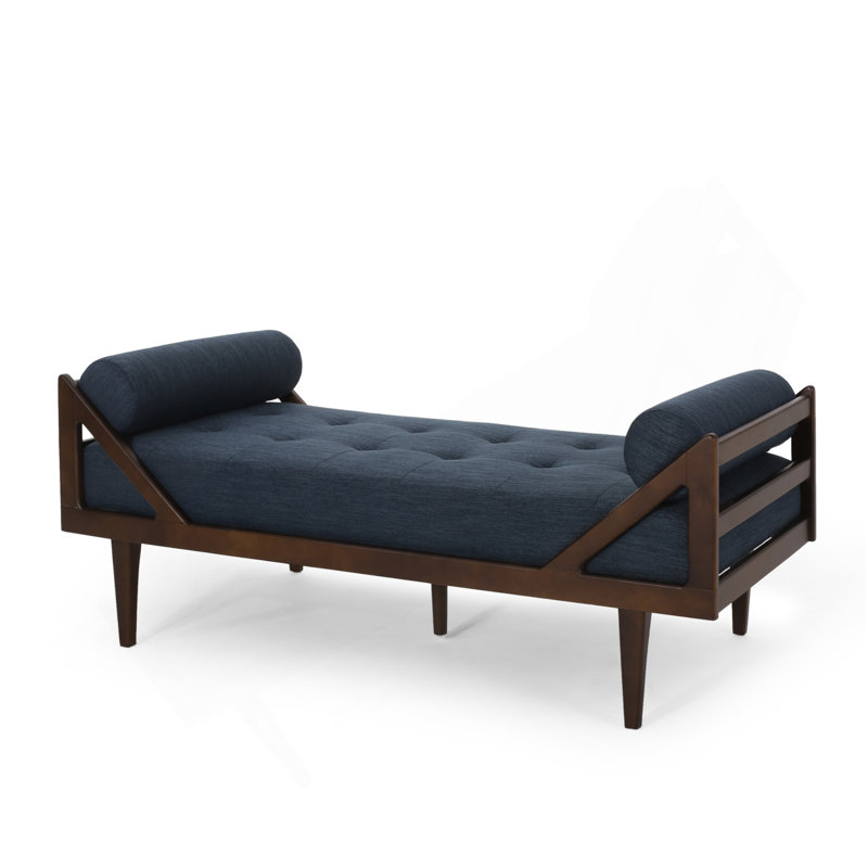 CHAISE LUNGE