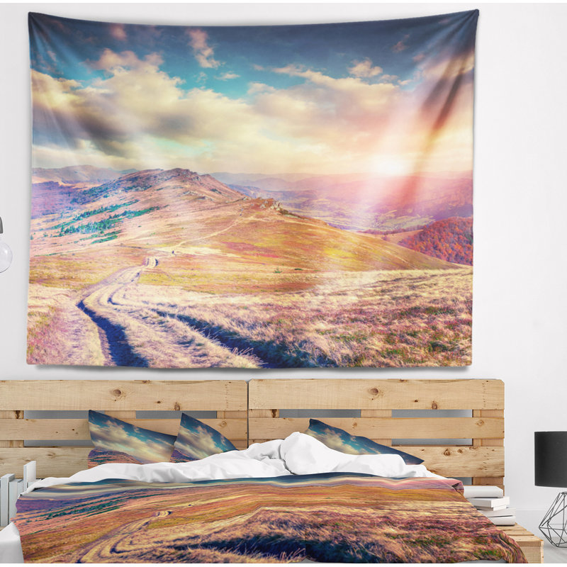 Incroyable paysage d'automne dans la tapisserie des collines, H 50 po x l 60 po