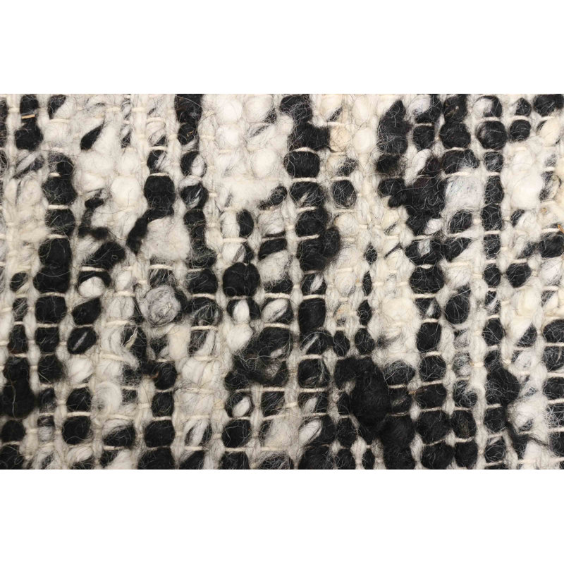 Tapis noir Sienna 6 pi 1 po x 9 pi 0 po