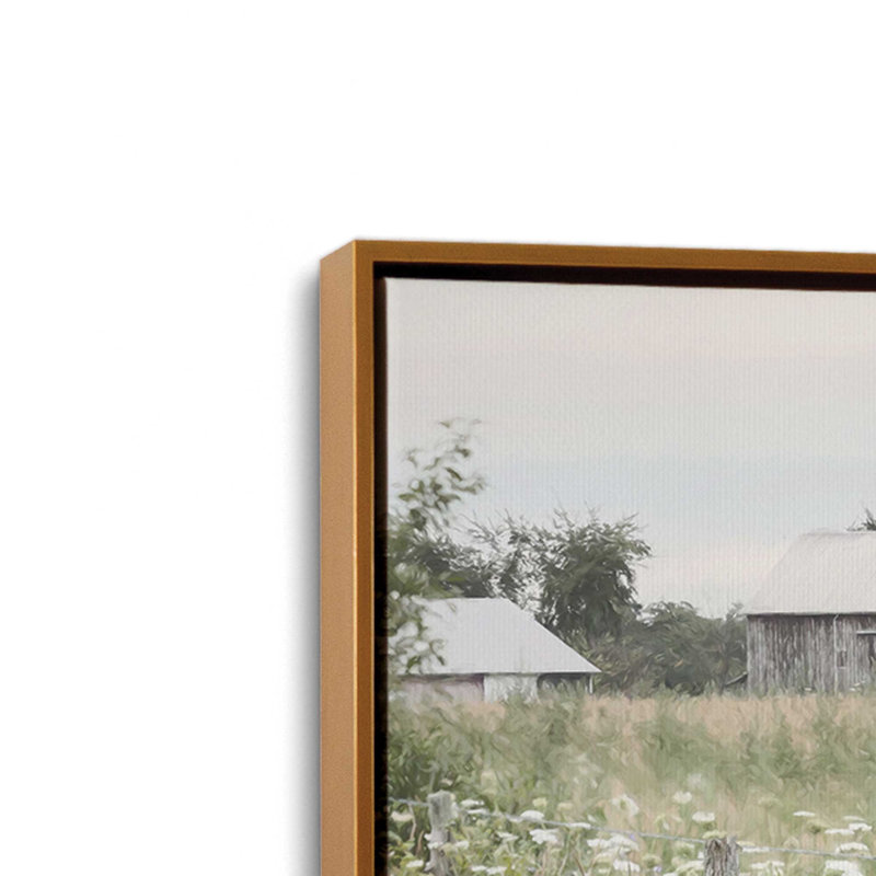 «Tucked Away Barn» par Lori Deiter, reproduction d'art, H 21,5 po x l 31,5 po, Doré, Toile avec cadre