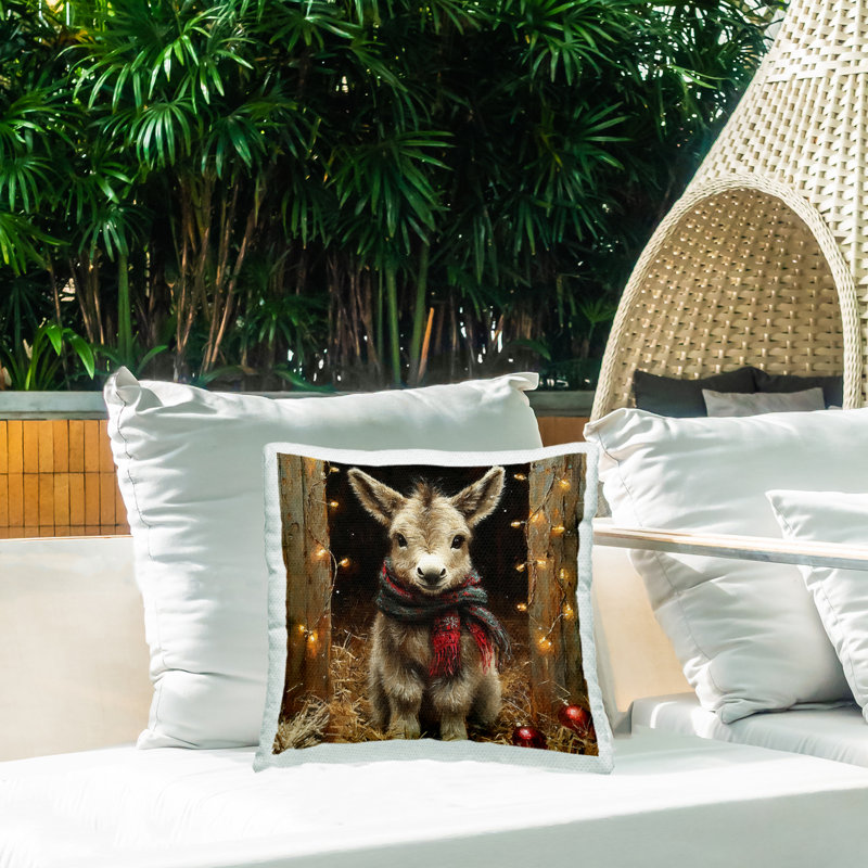 Coussin d'extérieur imprimé Baby Donkey & Holiday Lights par Riley B