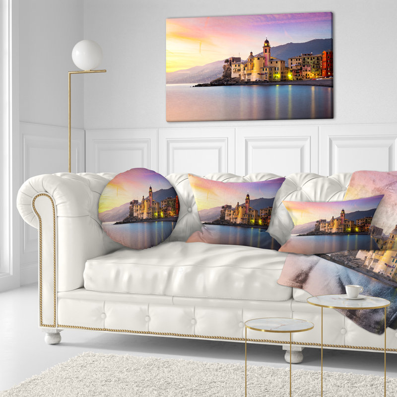 Coussin lombaire à l’ancienne mer méditerranée au soleil