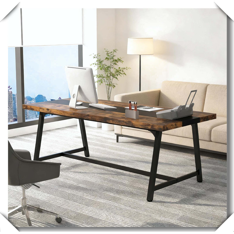 Bureau d'ordinateur style industriel