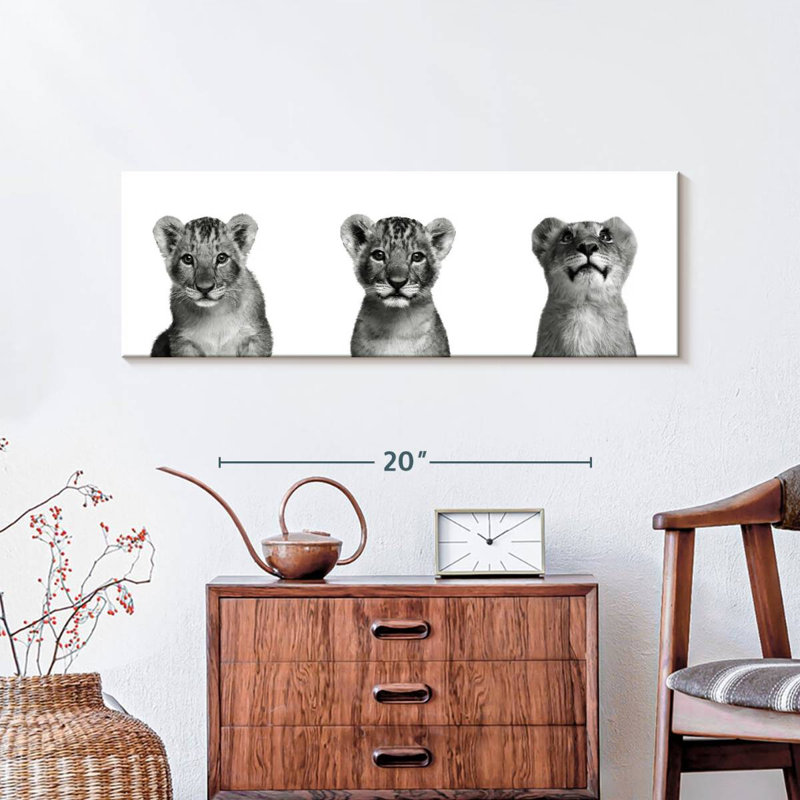 Lion Cub Trio - reproduction sur toile tendue, H 10 po x l 30 po x P 1,25 po