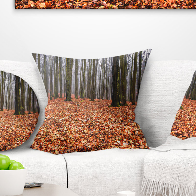 Forêt d'automne enchantée et magique - Coussin imprimé forêt, 18 po x 18 po, Coussin décoratif