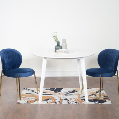 Table de salle à manger contemporaine contemporaine 3 - blanc avec 2 chaises et des matériaux en bois d'hévéa rembourrés de velours confortable améliore l'arrangement de confort et la construction forte embellit la zone d'embellissement