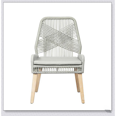 Ensemble de 2 chaises d'appoint grises et patinées délavées, élégantes et confortables pour les espaces de repas et de vie modernes.