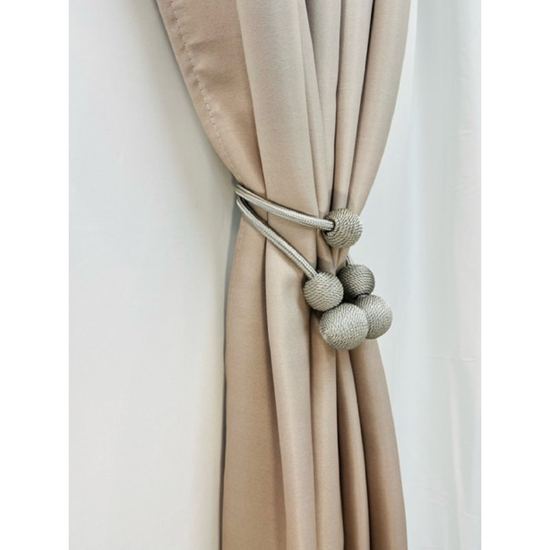 Embrasse pour rideaux, Argent