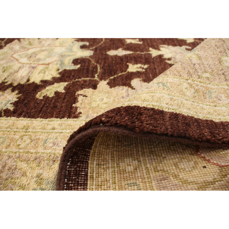 Tapis en laine brun/beige 8 pi x 10 pi "one-of-kind" noué la 2010 ushak Antlia