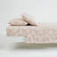 Ensemble de draps Southshore Fine Linens Pure Melody à motif cachemire blanc corail, en microfibre douce doublement brossée, comprenant un drap-housse à poches jusqu'à 38 cm de profondeur, un drap plat et 2 taies d'oreiller, format Queen-82640732-4686745-61471523