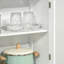 Buffet compact compact autoportant de 63 pouces avec huche, garde-manger à 4 portes et tablettes réglables pour des solutions de rangement polyvalentes