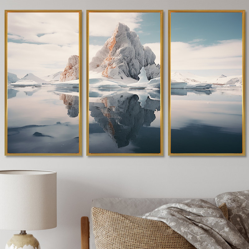«Majestic Iceberg Silver Blue Landscape - Lake House», ensemble de reproduction d'art mural, Cadre flottant doré